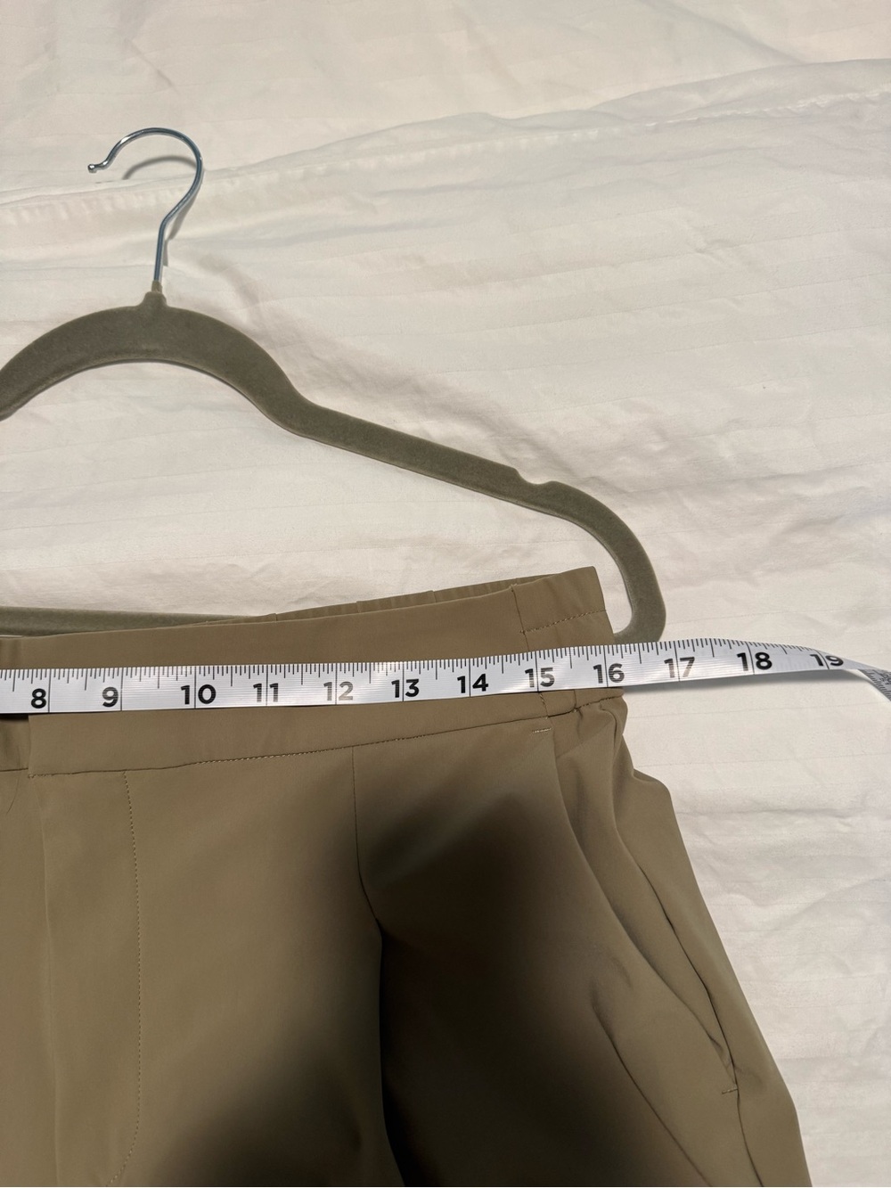 Athleta Pinnacle Olive Green Wide-Leg
High-Rise Pants - Size 12 - Picture 6 of 6